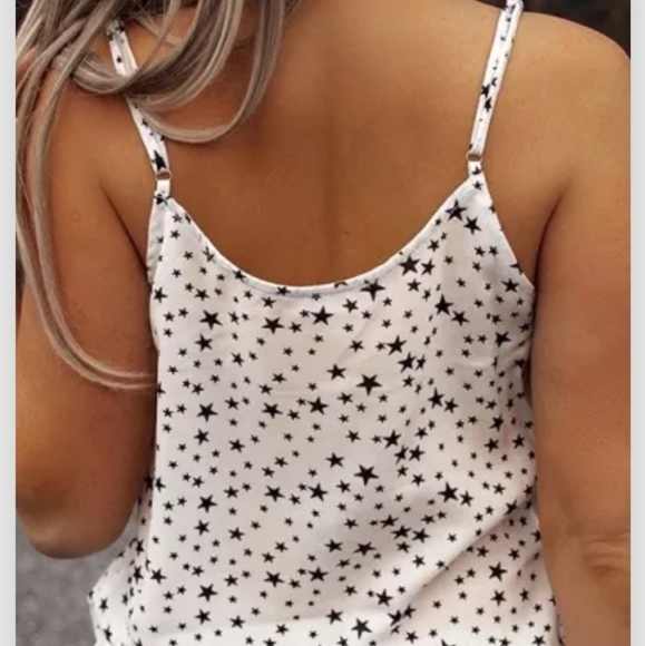 🍭💙S left New boutique star cowl neck tank - Picture 4 of 6